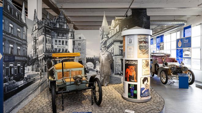Museen: Ein Wartburg-Motorwagen „Modell 1“ (1899) steht im Museum „Automobile Welt Eisenach“.