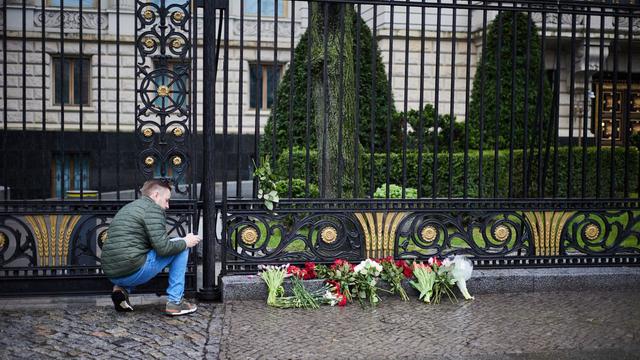 Notfälle: Nach Anschlag in Moskau: Blumen als Zeichen des Mitgefühls