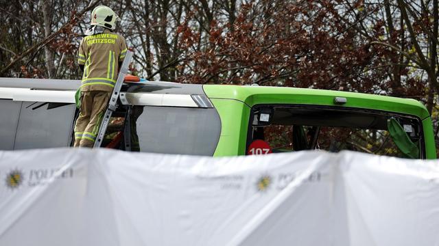 Unfall auf A9: Busunglück: A9 bei Leipzig wohl noch bis zum Abend gesperrt