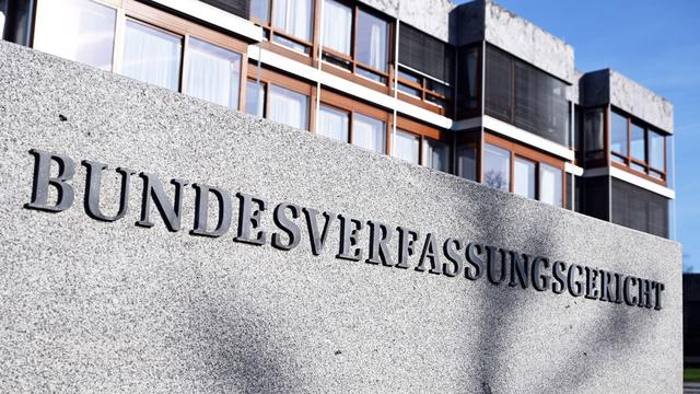 Bundestag: Beratungen über besseren Schutz für Verfassungsgericht