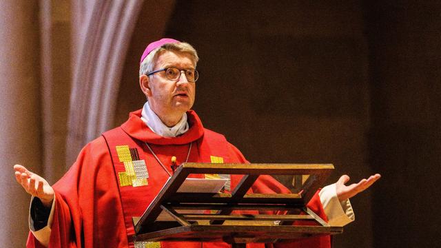 Karfreitag: «Keine Nummer werden»: Bischof betont Würde des Menschen