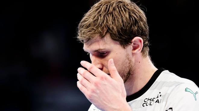 Handball: Kiels Magnus Landin reagiert enttäuscht nach der Niederlage gegen Flensburg.