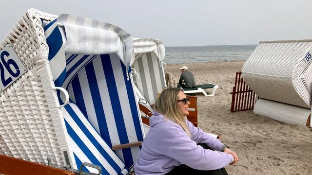 Tourismus: Vorzeitig verfügbar: Strandkörbe an Ostsee an Ostern beliebt