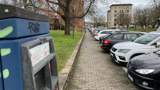 Auto: Handy statt Parkschein: Parken immer öfter mit Handy bezahlt
