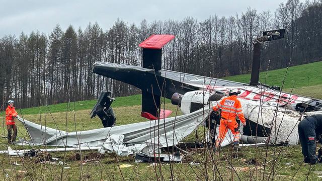 Sonneberg: Hubschrauber stürzt bei Forstarbeiten ab: Pilot überlebt