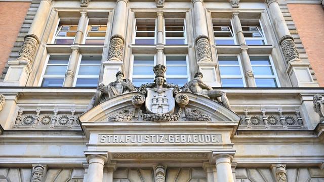 Prozess: Tod nach Zahn-OP: Zwei Mediziner vor Hamburger Gericht