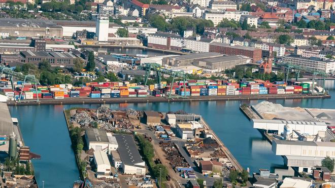 Notfälle: Der Dortmunder Hafen aus der Luft.