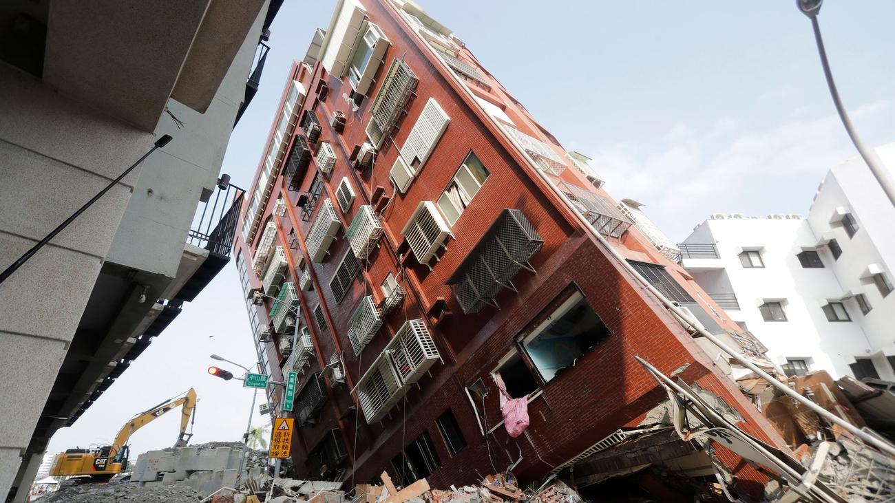 災害：台湾で大地震が発生し、行方不明者の捜索が進行中