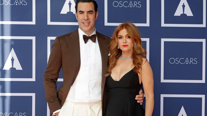 Leute: Sacha Baron Cohen en zijn vrouw Isla Fisher komen naar de afsluiting van de Oscars in Sydney.