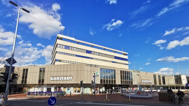 Immobilien: Früheres Karstadt-Gebäude in Harburg an die Stadt übergeben