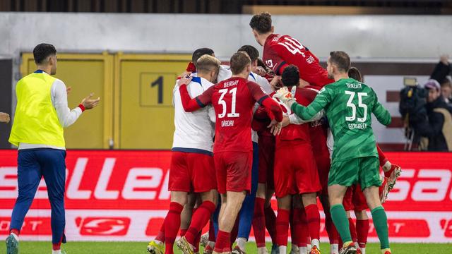 Fußball: Torjäger Tabakovic führt Hertha zum 3:2-Sieg in Paderborn