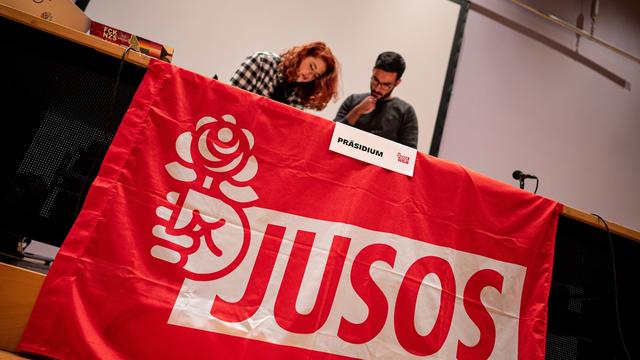 Parteien: Bisherige Juso-Doppelspitze erneut ins Amt gewählt