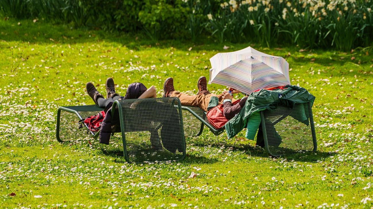 Meteo: l'inizio anticipato dell'estate porta buon umore e mal di testa