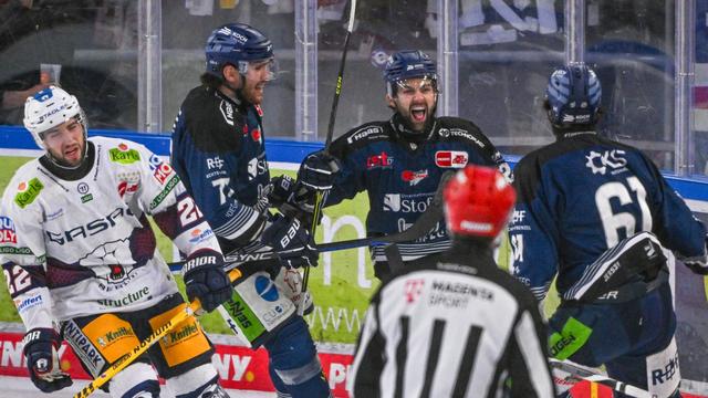 Eishockey: DEL-Meister München vor Playoff-Aus - Straubing verkürzt