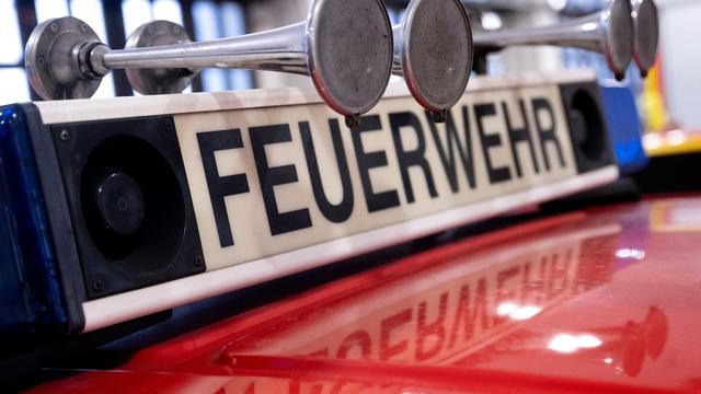Kreis Karlsruhe: Unbekannter Mann stirbt bei Brand in Einfamilienhaus