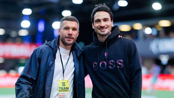 Fußball: Mats Hummels van Borussia Dortmund en Lukas Podolski, voorzitters van de “Baller League”.