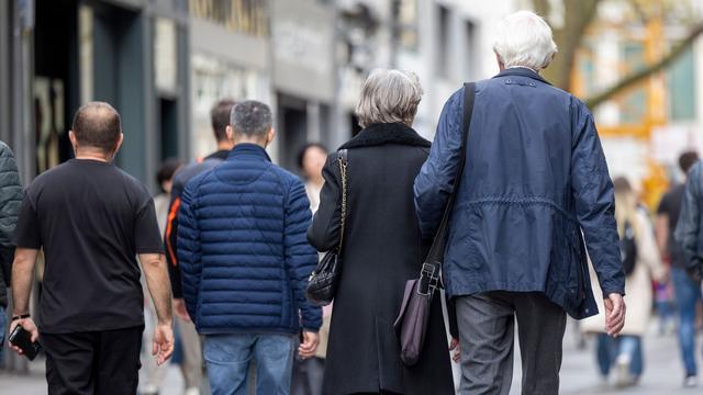 Statistik: Bevölkerung in Brandenburg nimmt ab, Menschen werden älter