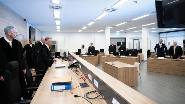 Volksverhetzung : Prozess um rechtsextremen Verlag: Haftstrafen gefordert