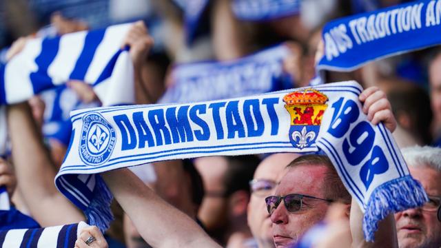 Fußball: Vor drohendem Abstieg: Darmstadt verlängert mit Hauptsponsor