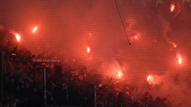 Fußball: Ministerin will härtere Strafen für Pyrotechnik im Stadion