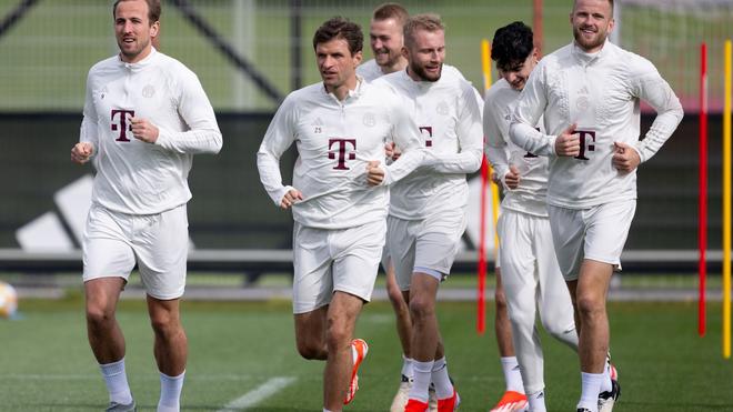 Fußball: Bayern-Spieler beim Training.