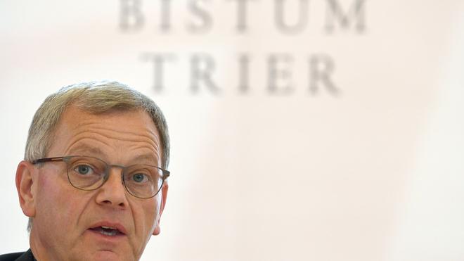 Trier: Generalvikar Ulrich von Plettenberg vom Bistum Trier informiert in einem Pressegespräch.