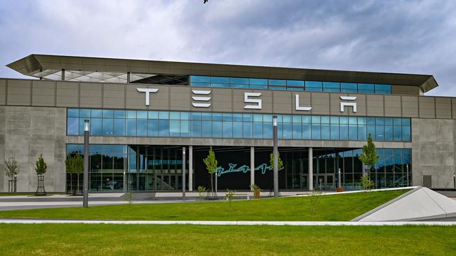 Auto: Die Tesla-Autofabrik in Grünheide bei Berlin.