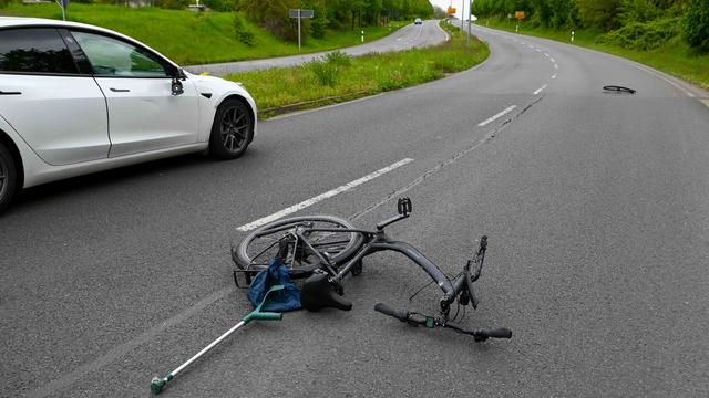 Verkehr: 77-jähriger Radfahrer stirbt nach Unfall auf B6 in Leipzig