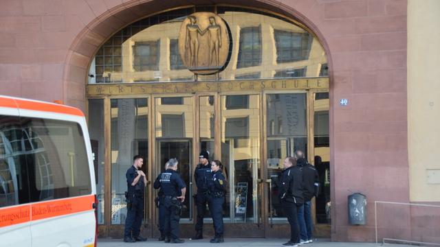 Uni Mannheim: Polizei schießt auf mutmaßlichen Randalierer in Bibliothek