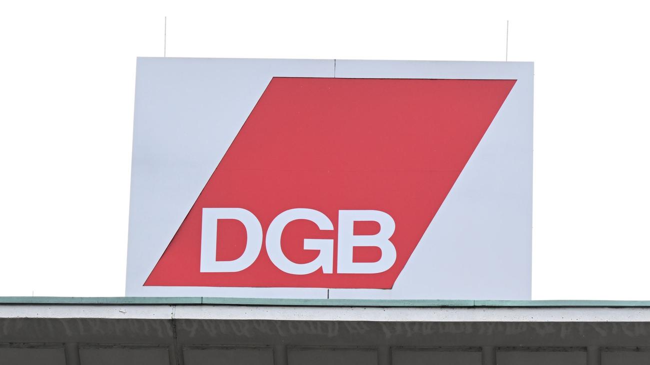 Gewerkschaften DGB ruft zu Veranstaltungen am Tag der Arbeit auf ZEIT ONLINE