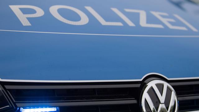 Kriminalität: Polizei zieht illegal getuntes Auto aus dem Verkehr