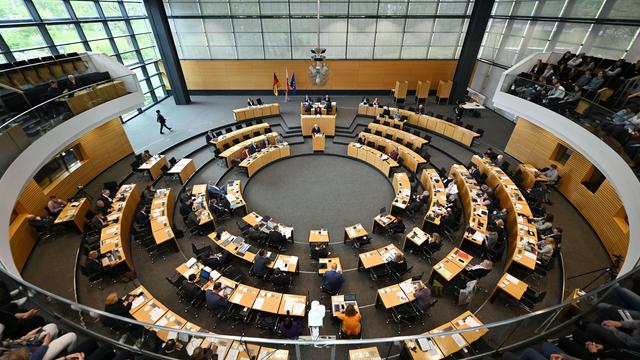 Landtag: Förderung des Ehrenamts wird Staatsziel in Verfassung