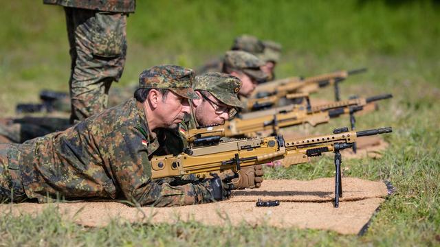 Militär: Heimatschutzübung in Karlsruhe: Reservisten ausgebildet