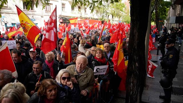 Spanien: Demonstration in Madrid für Verbleib von Sánchez im Amt
