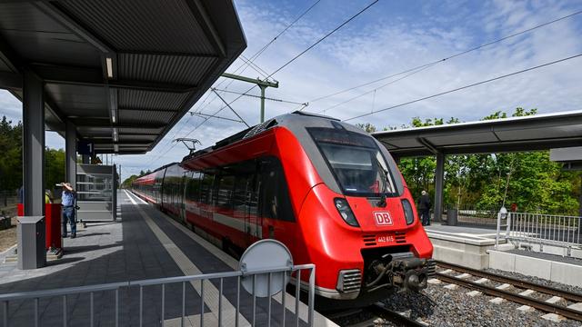 Verkehr: Bahnhof Potsdam Pirschheide modernisiert