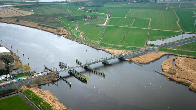 Verkehr: Behelfsbrücke in Elsfleth in Betrieb genommen