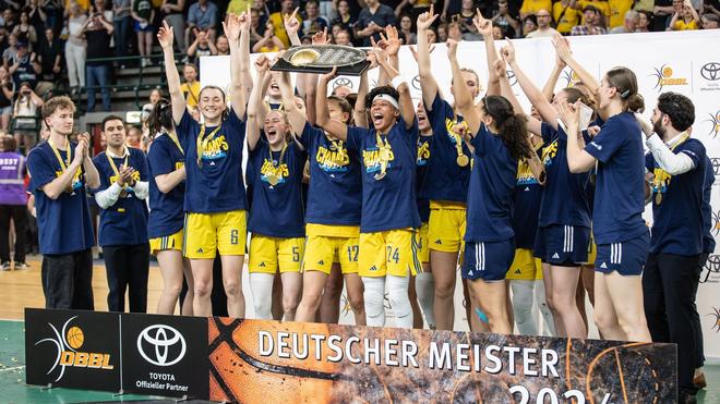 Bundesliga: Die Alba-Frauen gewannen erstmals die deutsche Meisterschaft.