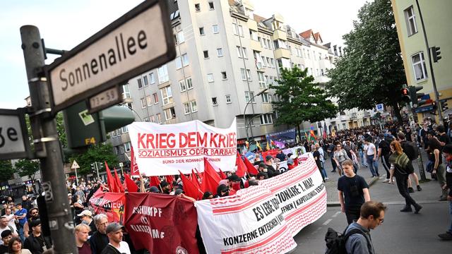 1. Mai: Linke Mai-Demo passiert Berlin-Neukölln ohne Zwischenfälle