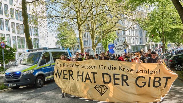 1. Mai: Linksextreme Demos in Hamburg verlaufen friedlich