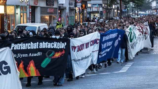 Hamburg: Linksextreme starten imn Schanzenviertel zur 1. Mai-Demo