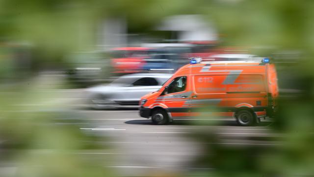 Landkreis Darmstadt-Dieburg: E-Bike-Fahrer bei Unfall lebensgefährlich verletzt