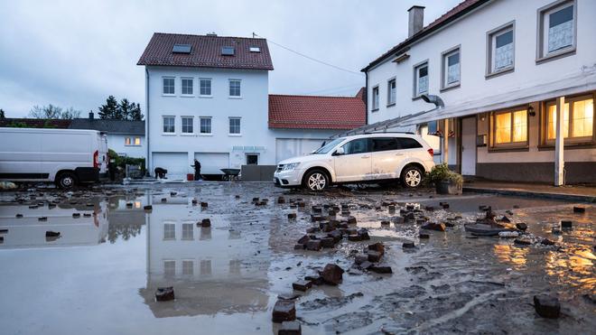 Unwetter: Bei einem Hochwasser in der Gemeinde Bisingen wurden Steine ​​herausgerissen.