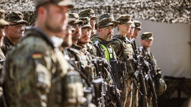 Verteidigung: Soldaten üben bei Köln Schutz von wichtigem Versorgungslager