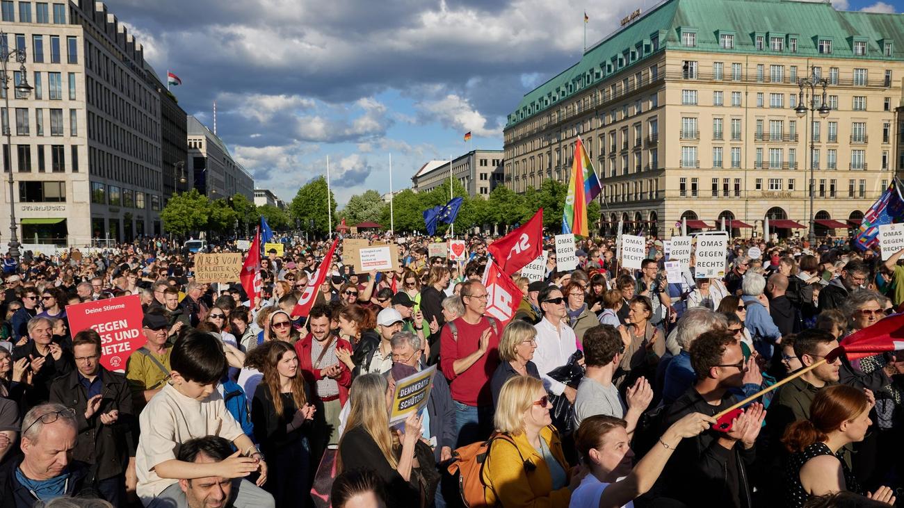 Manifestation : Manifestation à Berlin après les attaques contre des politiciens