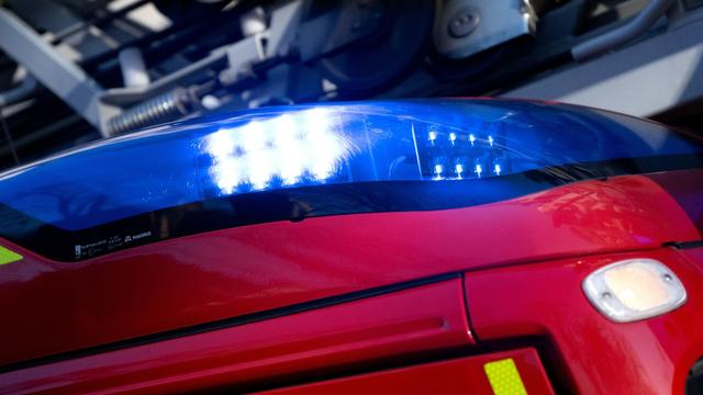 Feuerwehreinsatz: Zwei Menschen bei Wohnungsbrand in Ludwigshafen verletzt