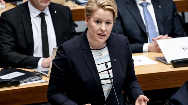 Staatsschutz: Franziska Giffey (SPD), Senatorin für Wirtschaft, Energie und Betriebe von Berlin, beantwortet die Fragen der Abgeordneten bei der Fragestunde der 47. Plenarsitzung des Berliner Abgeordnetenhauses.