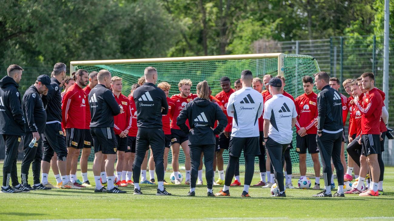 Pulled dynamically from the source outlet