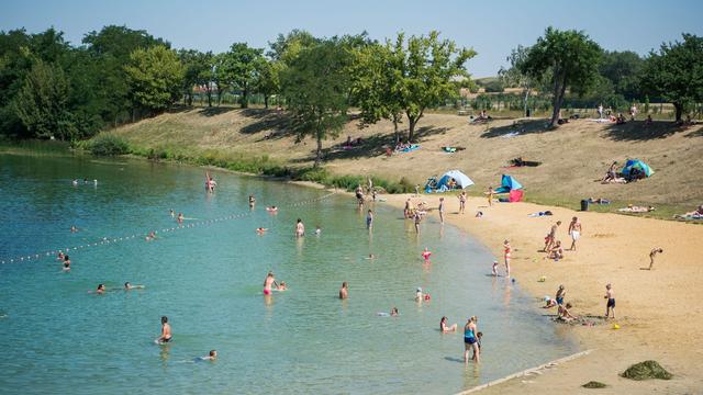 Freizeit: Freibad-Saison: Warme Temperaturen, noch frisches Wasser