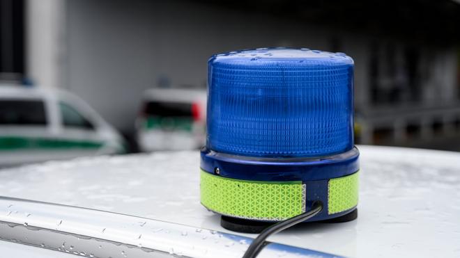 Bottrop: A blue light on a police emergency vehicle.