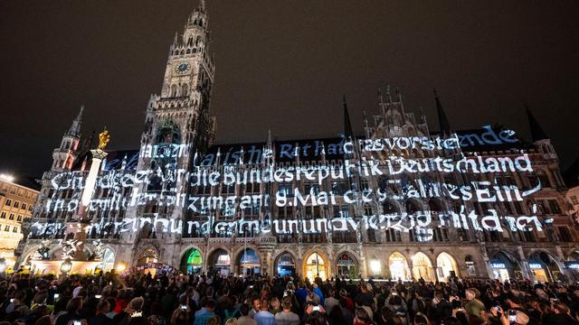 München: 75 Jahre Grundgesetz: Videoinstallation am Rathaus